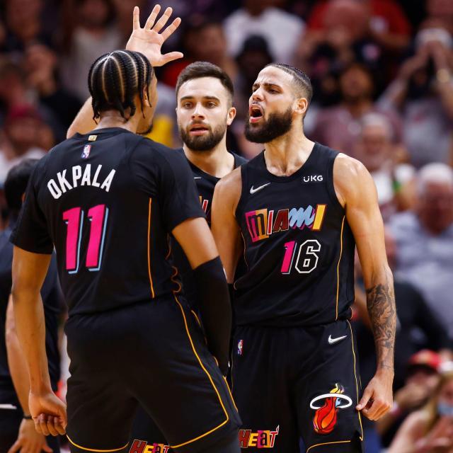 B体育官网-【观察】花小钱也能办大事 7笔休赛期签约不容忽视